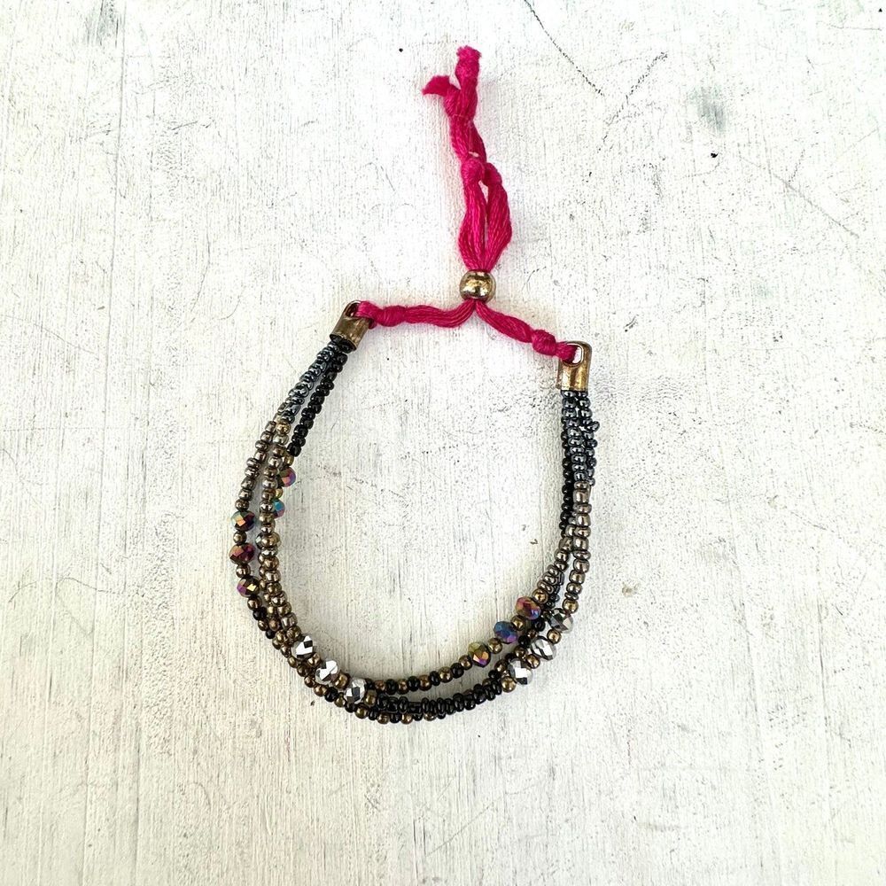 Multi strand adjustable bracelet - Picture 3 of 8